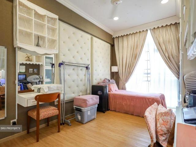 Estella Gardens D17, Condominium