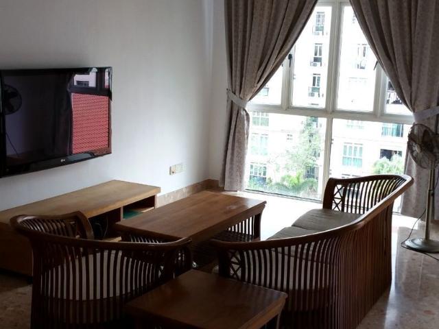Estella Gardens D17, Condominium
