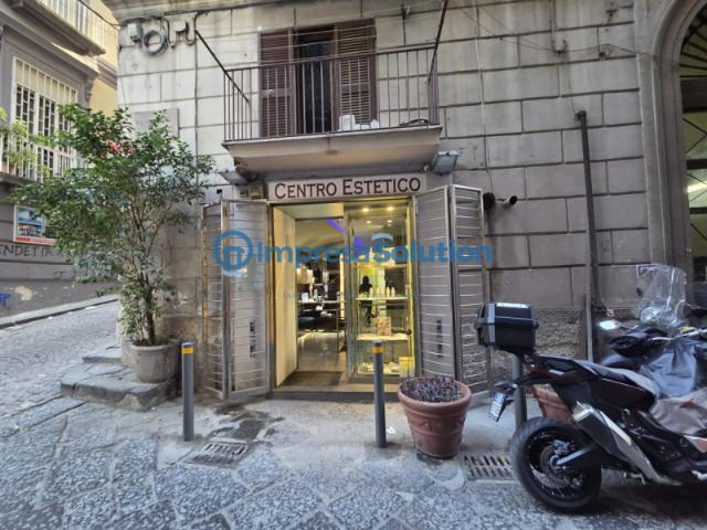 Estetica/Solarium in Vendita a Napoli