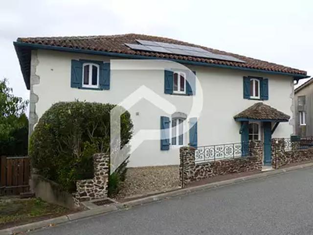 Pouillon 40350 Achat / Vente maison 6 pièces t6 au dernier étage terrasse