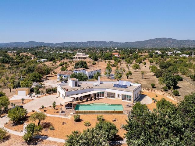 Estilo de Vida Tranquilo entre o Campo, Ria Formosa e Mar 340m² Olhão
