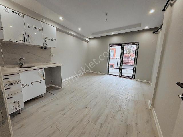 Estorıa'dan Üniversite Yakını Ara Kat Balkonlu 1+1 Sıfır Daire