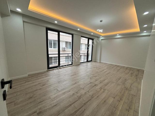 Estorıa'dan Vega Yakını Ara Kat Geniş E.banyolu Sıfır 2+1 Daire
