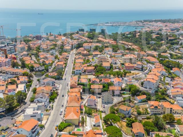 ESTORIL | CASTELHANA Uma oportunidade rara para criar uma residência de exceção ou um investimento de elevado valor