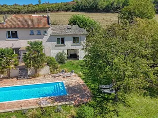 Estrablin 38780 Achat / Vente maison 7 pièces t7 piscine terrasse