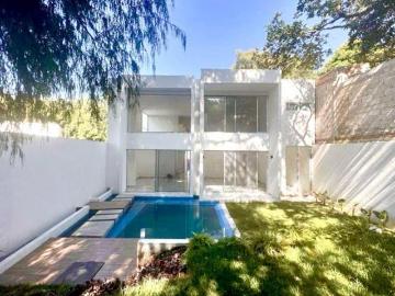 ¡ESTRENA CASA CON ALBERCA Y JARDÍN PROPIO, EN LOMAS DE CUERNAVACA