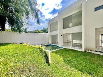 ¡ESTRENA CASA CON ALBERCA Y JARDÍN PROPIO EN PRIV. CON SEGURIDAD!