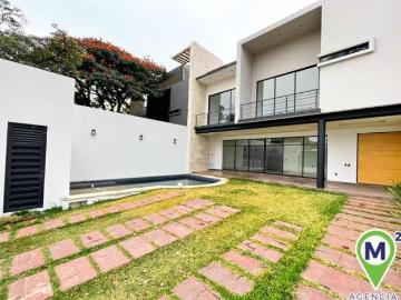 ESTRENA CASA A UNOS PASOS DE AV SAN DIEGO! CON AMPLIOS ESPACIOS, JARDÍN Y ALBERCA PROPIA