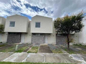 Estrena Casa en Coto Privado en Tesistán en Venta