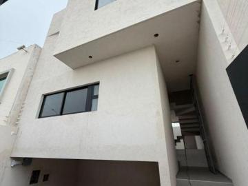 ESTRENA CASA EN PAISAJES DEL TESORO CON GRAN DISEÑO Y AMPLIOS ESPACIOS