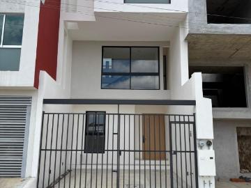ESTRENA CASA EN XALAPA