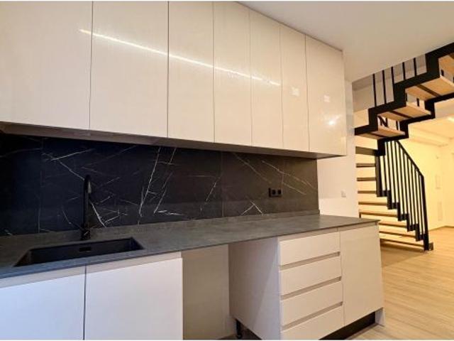 ESTRENA TU TRIPLEX EN EL RAVAL
