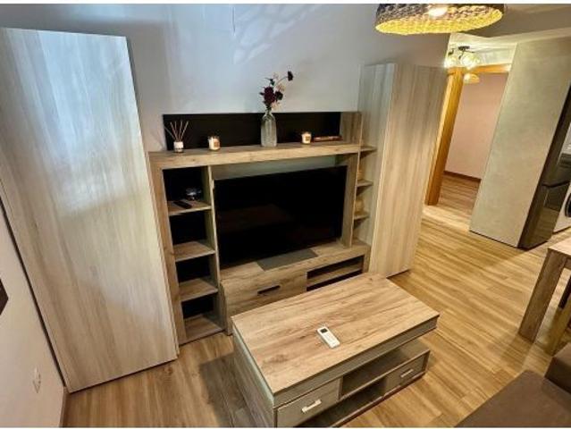 ¡Estrena vivienda! Apartamento moderno reformado con plaza de garaje y trastero en Pinos Genil Ref