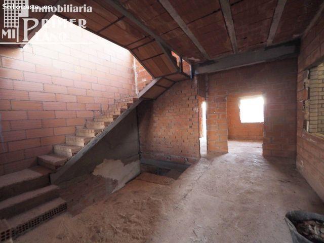 Estructura de casa, con 190 m2 de terreno, por solo 70.000 Euros