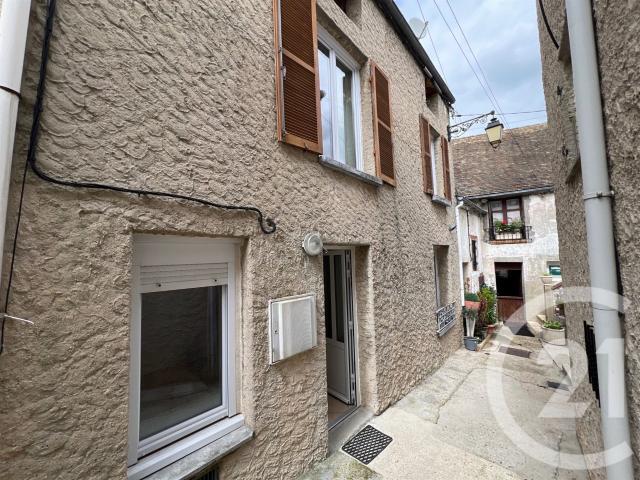 Epone C'est en plein cœur du village historique que Cent. 53m² Epône