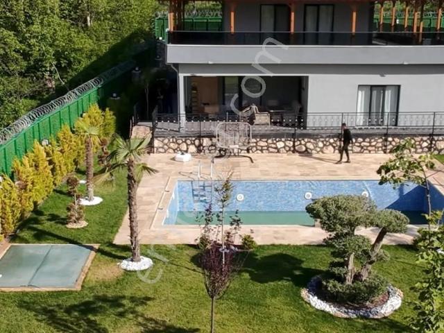 Epa Öz Yaşamdan Gündüzbeyde Göz Alıcı Villa