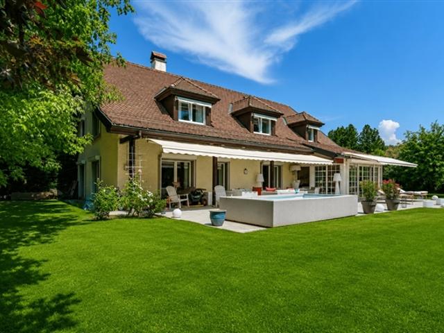 EPALINGES – LUXUSIMMOBILIE MIT 9 ZIMMERN + SCHWIMMBÄDERN