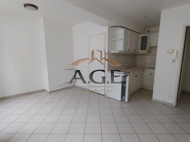 EPERNON / Location Appartement 1 Pièce 24 m²