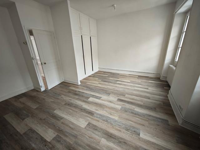 EPERNON / Location Appartement 2 Pièces 44 m²