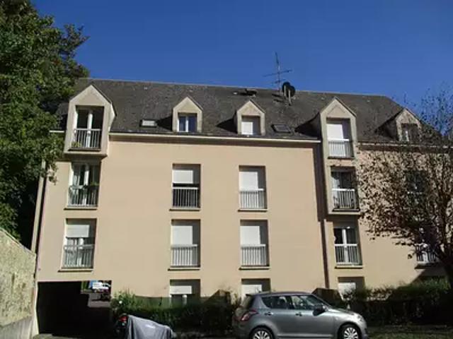 Epernon 28230 Location appartement 1 pièce t1 au dernier étage