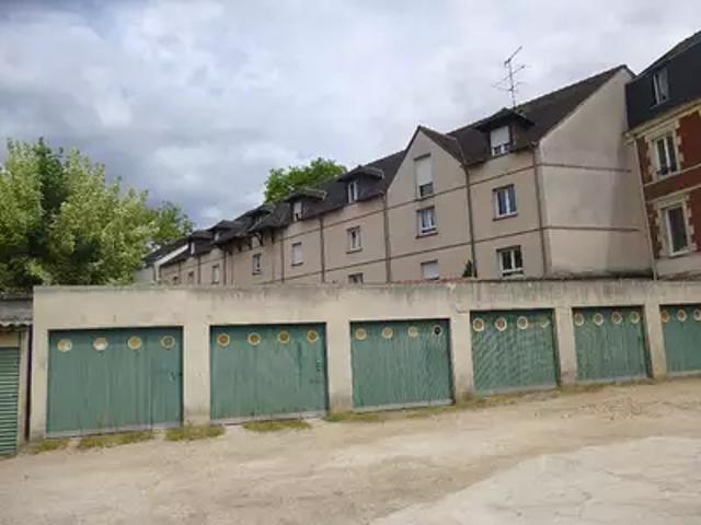 Epernon 28230 Location parking au dernier étage