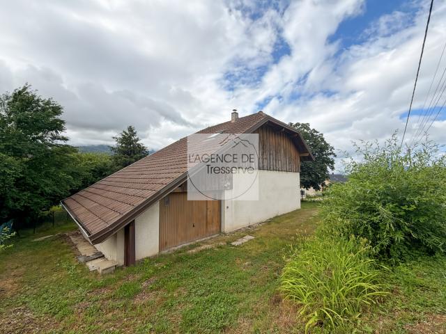EPERSY Maison individuelle avec vue dégagée