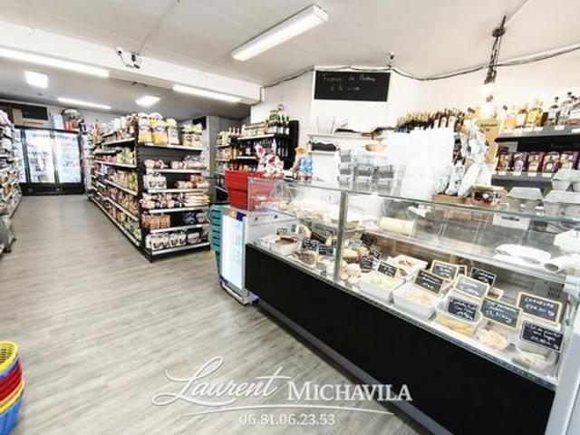 Épicerie, Murs et fonds de commerce 160 m² 220 000€