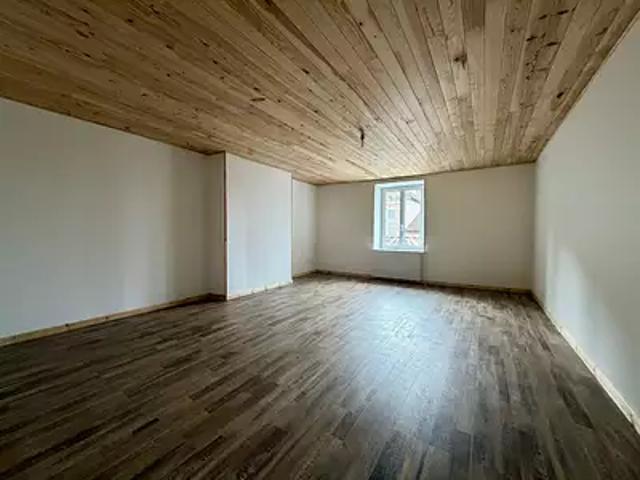 Epinal 88000 Location appartement 1 pièce t1 au dernier étage