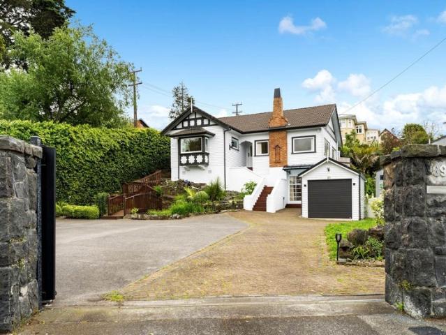 Epsom, 4 bedrooms
