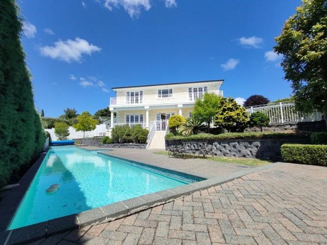 epsom, 5 bedrooms