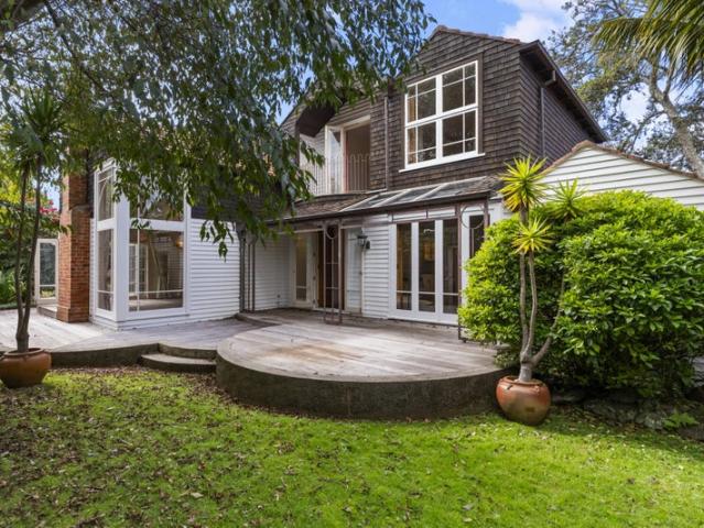 Epsom, 4 bedrooms