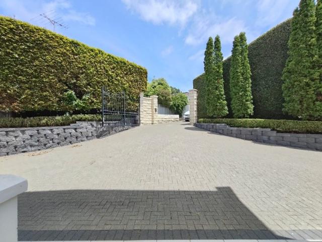 epsom, 5 bedrooms