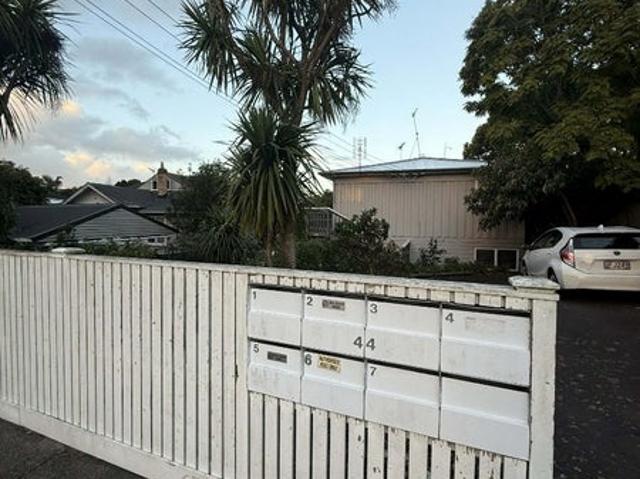 epsom, 1 bedroom