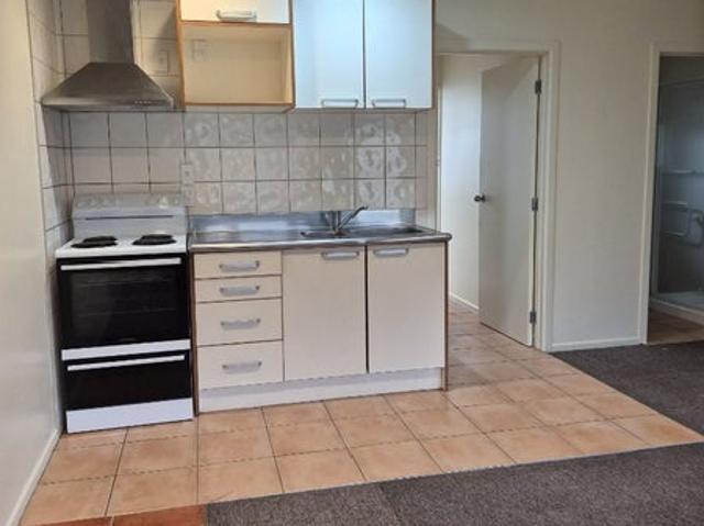 epsom, 2 bedrooms