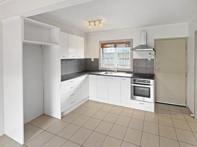 epsom, 2 bedrooms