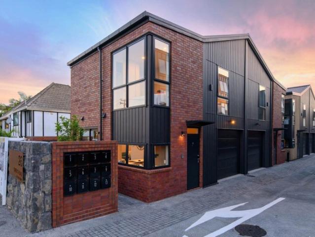 epsom, 3 bedrooms
