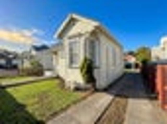 Epsom, 3 bedrooms, $990 pw