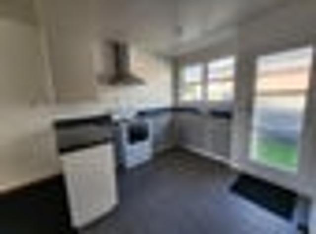 Epuni, 2 bedrooms, $595 pw
