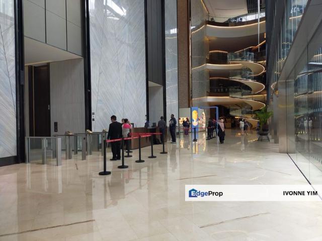 Equatorial Plaza