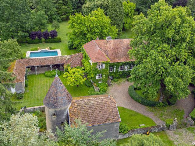 EQUEVILLEY HAMEAU DE COURCELLE PROPRIETE SEIGNEURIALE DU 18EME ET SON PARC
