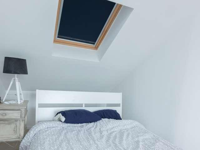 Equipped room in 5 bedroom apartment in Ixelles, Brussels