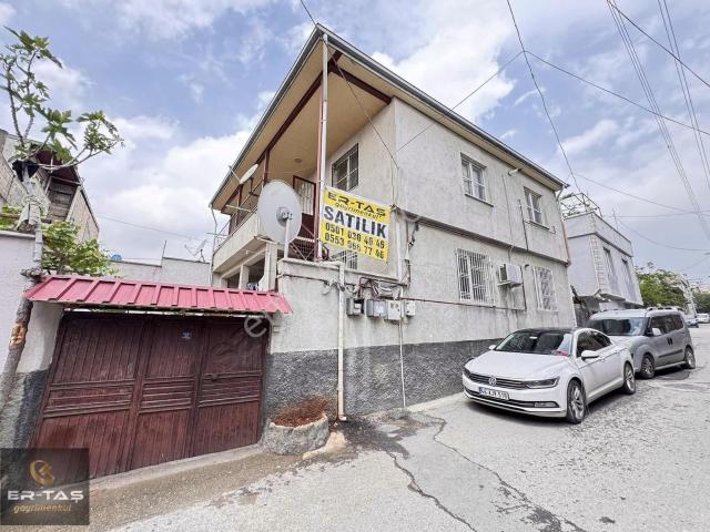 Er taş'tan Pekeller Arkası 3 Katlı Müstakil Ev