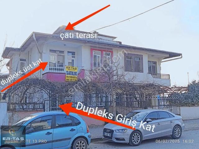 Er taş Gm'den Bahçelievler'de Site'de Müstakil Tripleks Villa