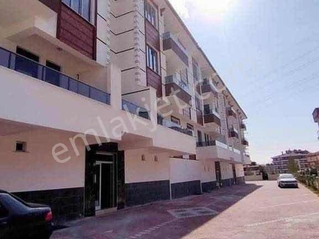 Ermoradan Barış Caddesinde Kanyon Parkı Civarı Geniş 3+1 Daire