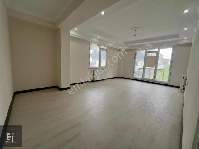 Eray Emlak'tan Satılık Camlar Ful Açık Bahçekatı 2+1 90m2