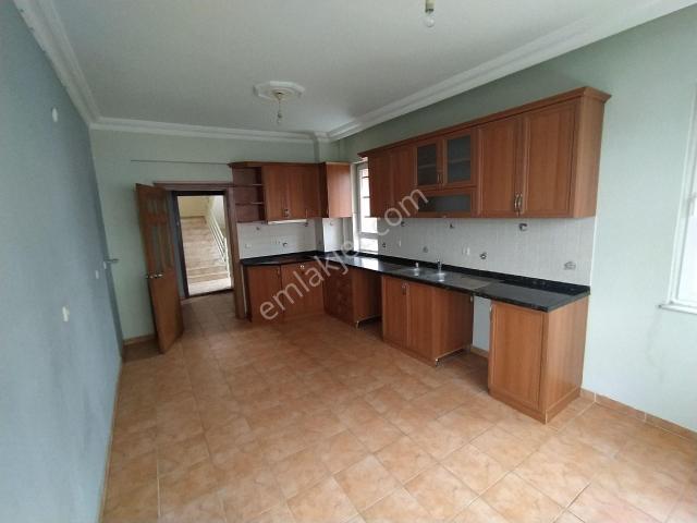 Erasta Avm Arkasında Temiz Kiralık 3+1 Kiralık Daire