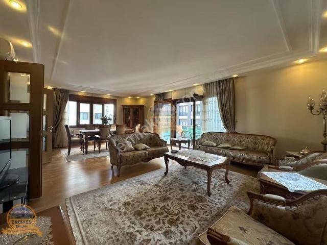 Erciyes'den Erenköy'de 4+1 180 M² Minibüs Cad.ve Marmaray Arası