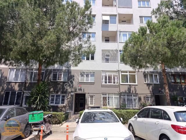 Erciyes'den Kozyatağı Belediye Bloklarında 2+1 Masrafsız Kiralık