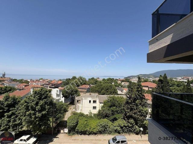 Erdek Zübeyde Hanım Caddesinde Satılık 3+1 Deniz Manzaralı Daire