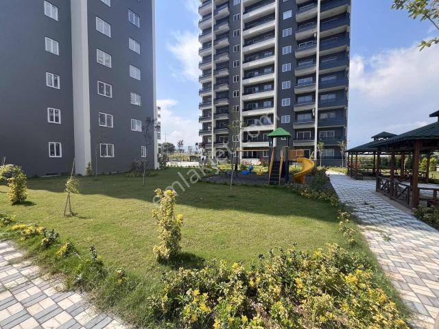 Erdemli Arpaçbahşiş De Site İçerisinde Denize Yakın 1+1 Daire